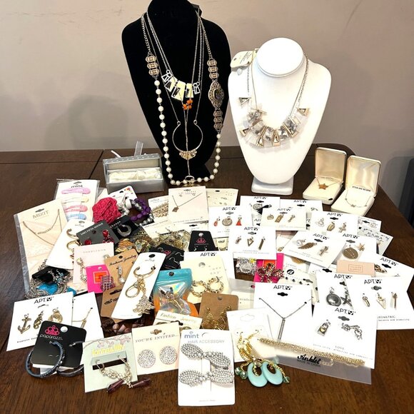 Jewelry Lot Jewelry - 70-Piece Costume Jewelry Lot Charms Necklaces, Earrings Brooches Barrettes